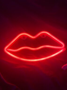 Neon Lips Wall Light - Red